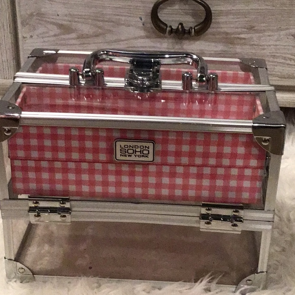 Makeup bag